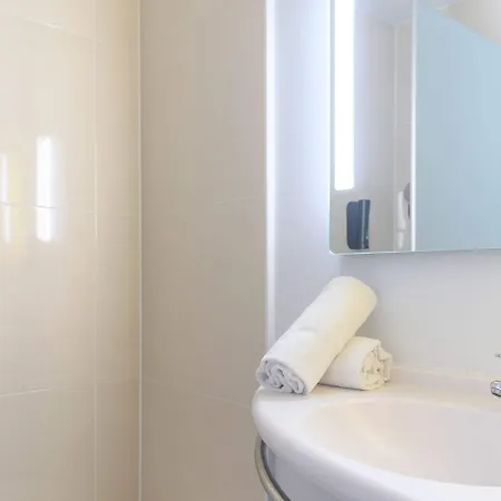 Hotel Centre Arènes 3*