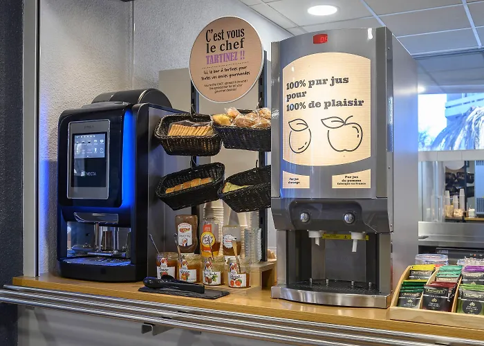 Centre Arenes Отель 3*