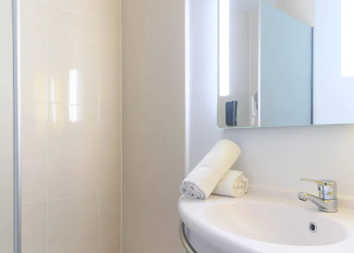 Отель Centre Arenes 3*